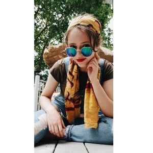 Meet your Posher, Naomi